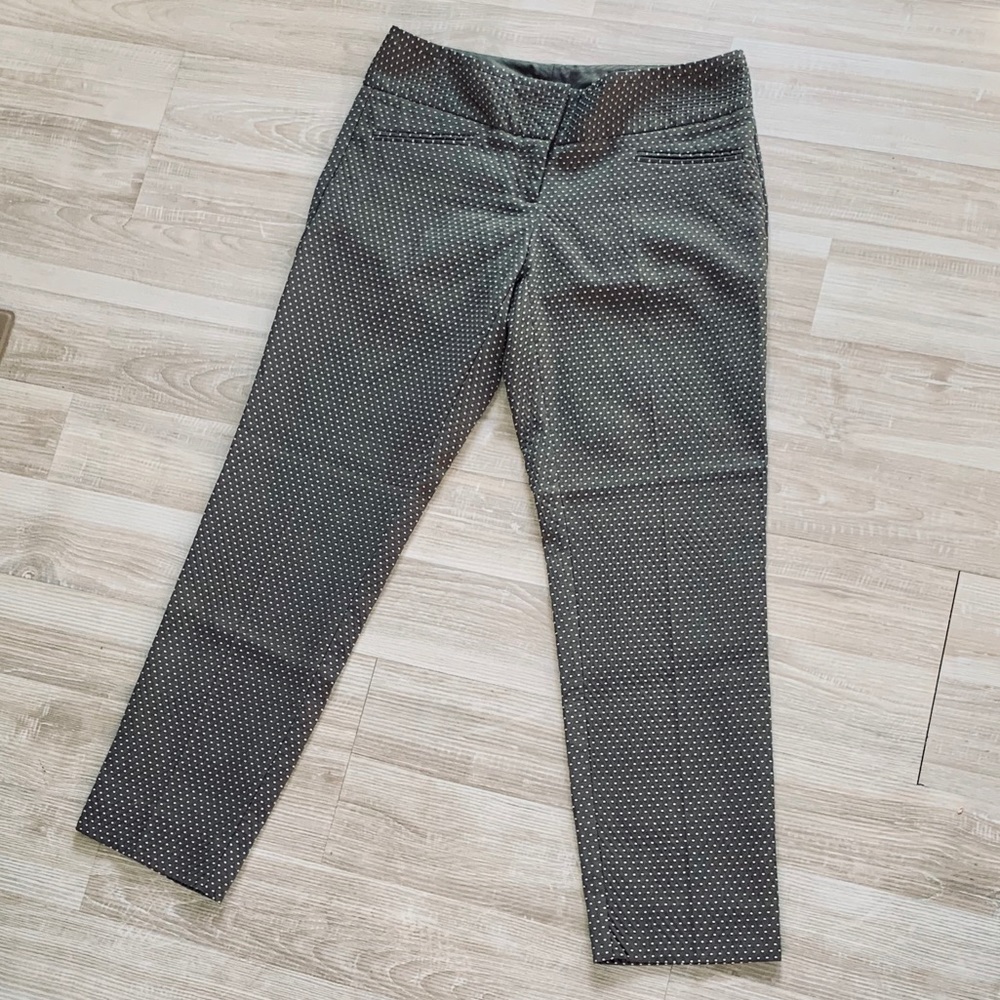 The Limited Ankle Pants olive green & white. Size2
